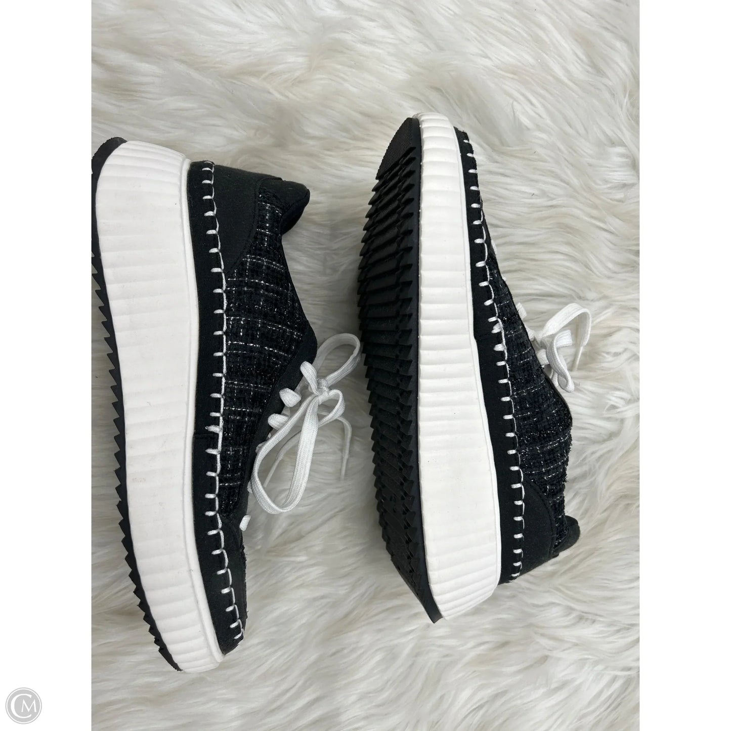Shoes Sneakers By Serra In Black, Size: 9