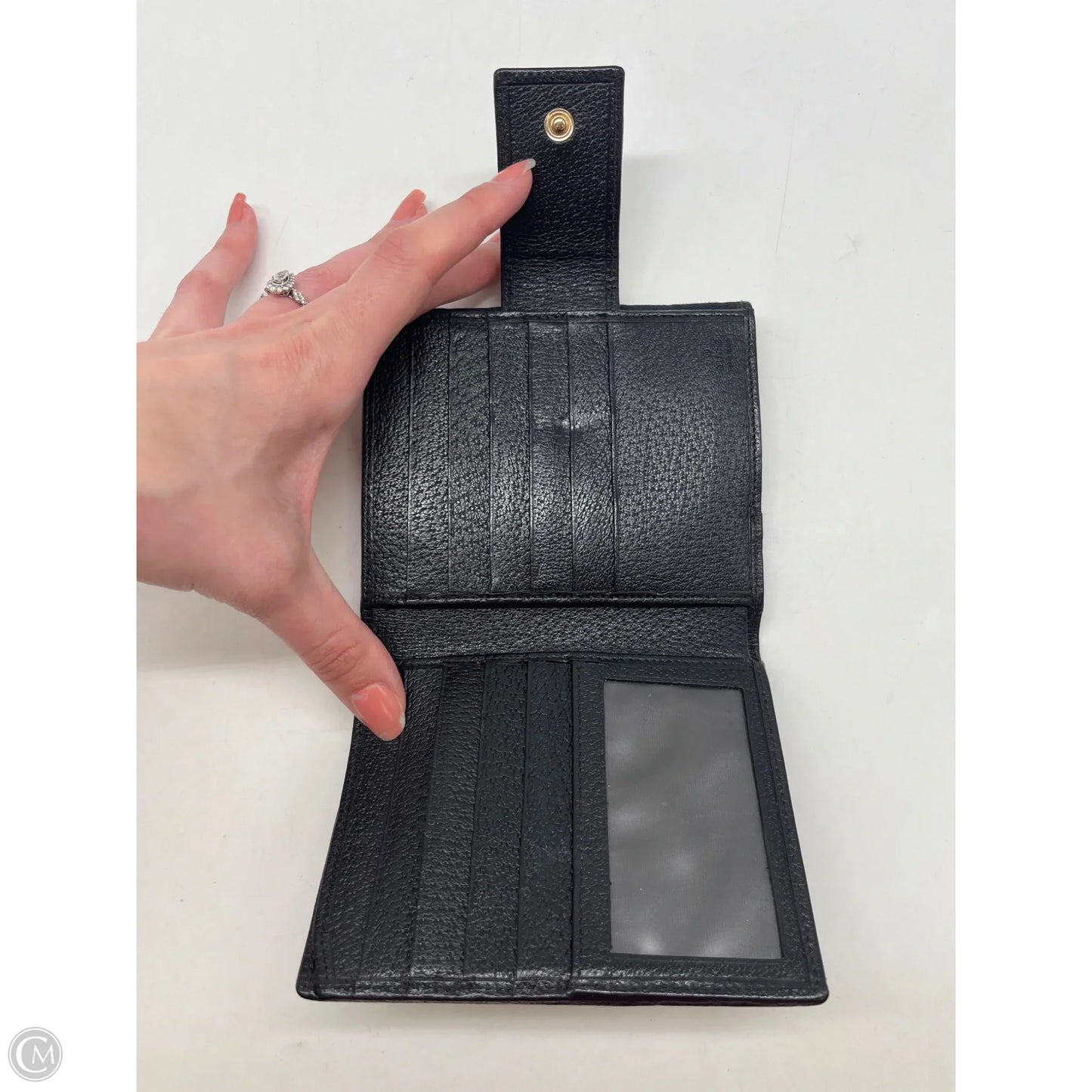 Wallet Luxury Designer By Gucci, Size: Medium