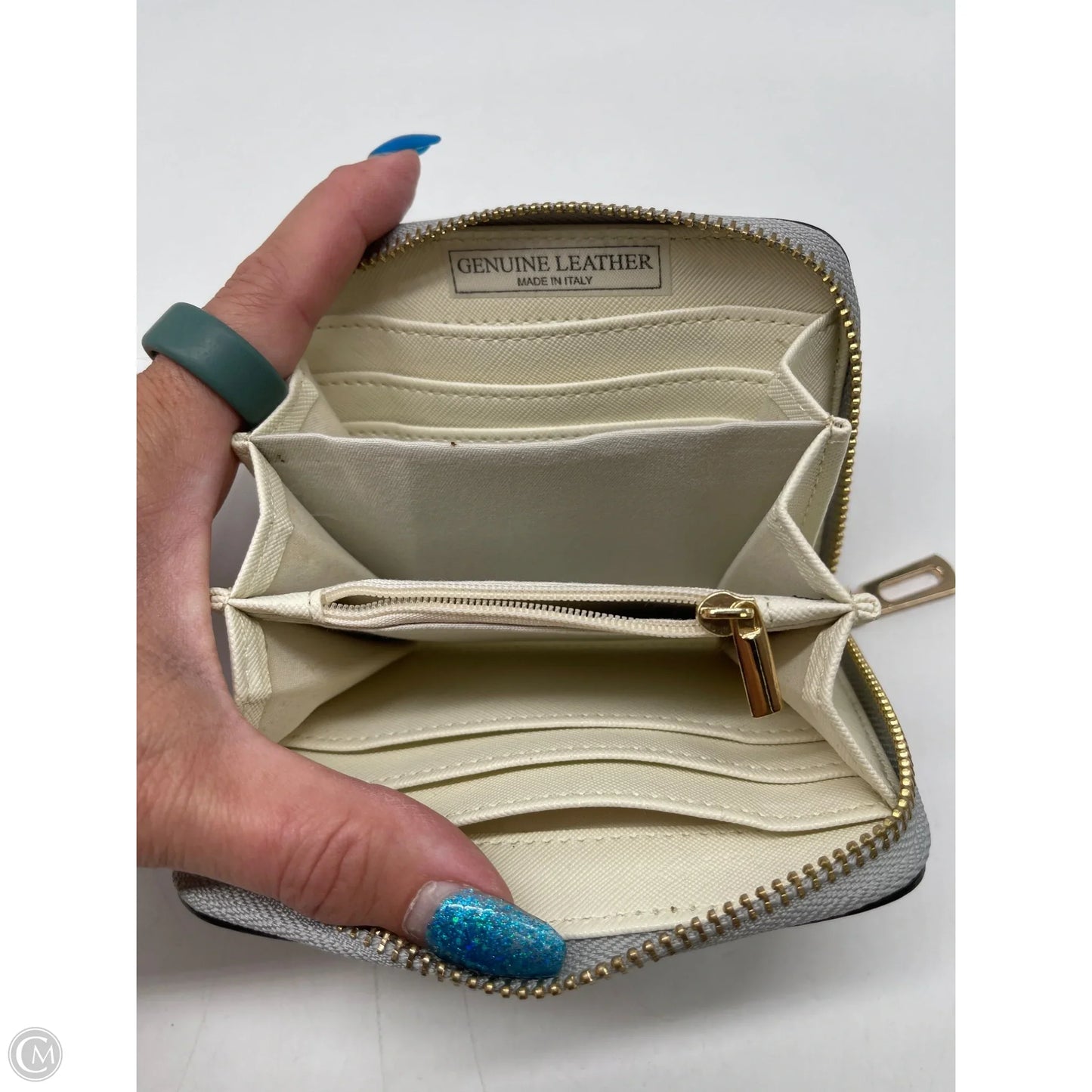 Wallet By Clothes Mentor, Size: Medium
