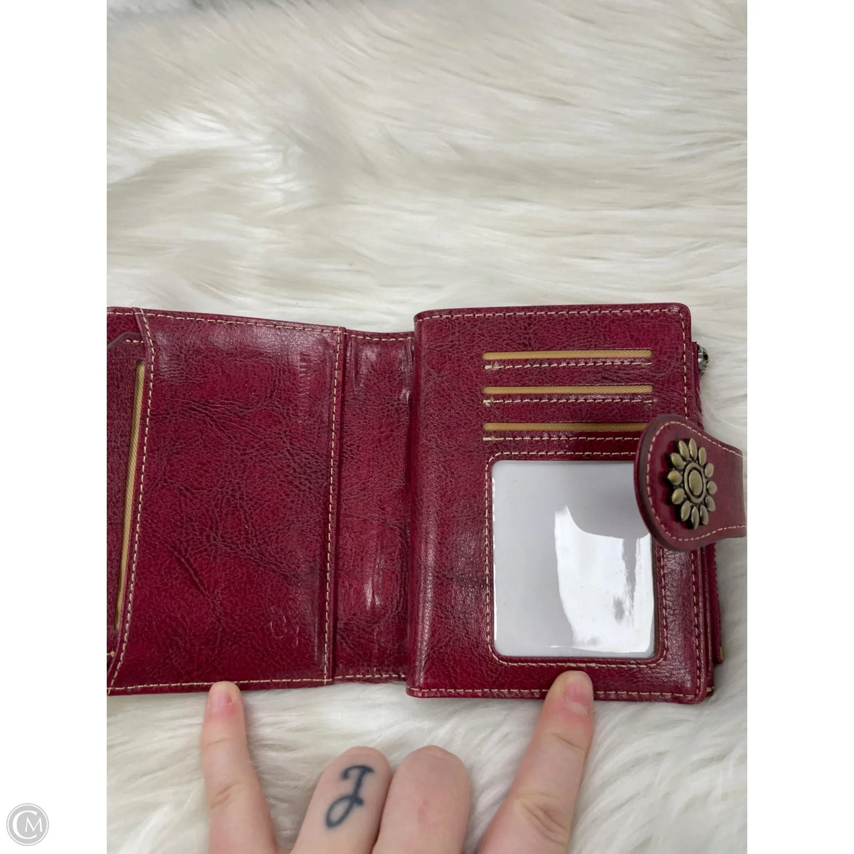 Wallet By Clothes Mentor, Size: Medium