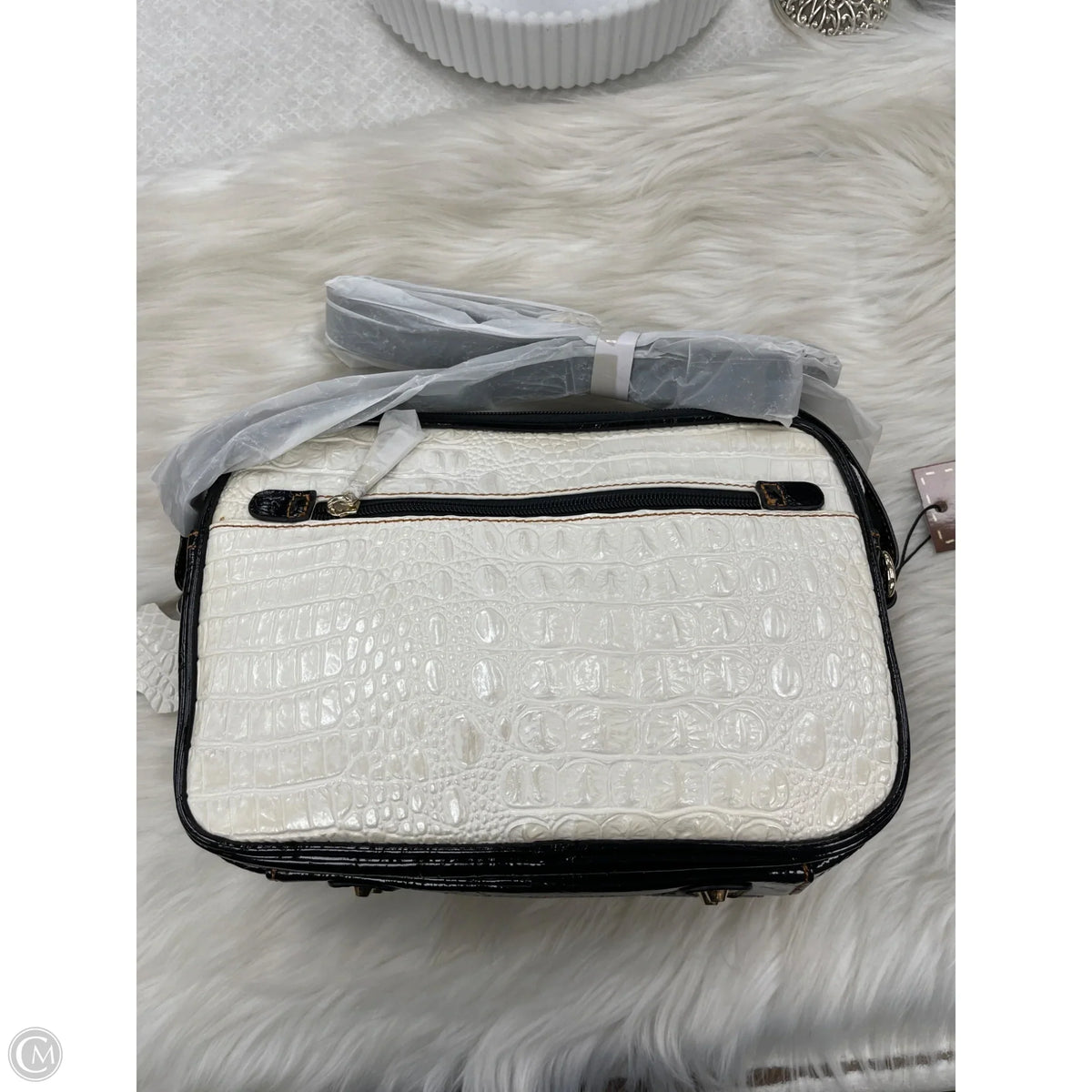 Handbag By Clothes Mentor, Size: Medium