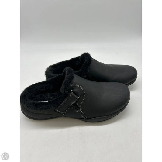Shoes Flats By Clarks In Black, Size: 8