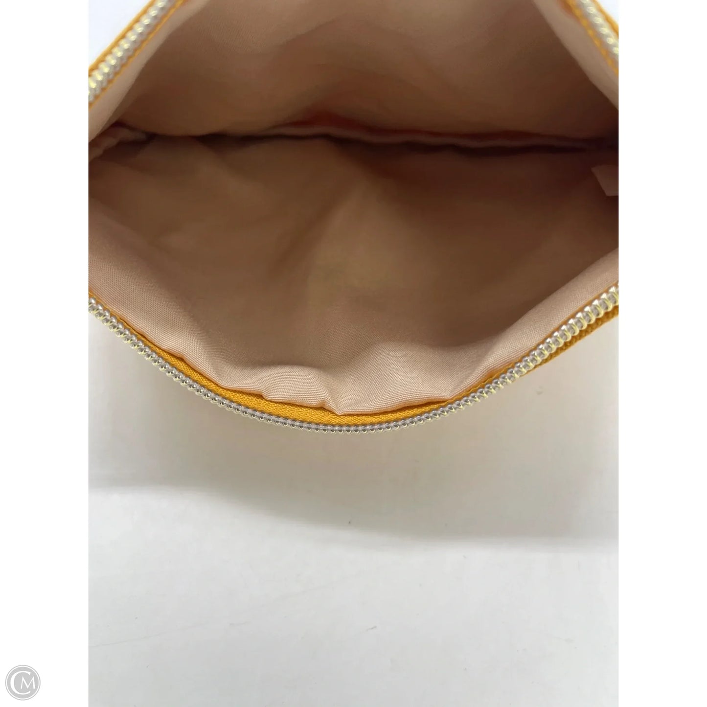 Makeup Bag By Clothes Mentor, Size: Medium
