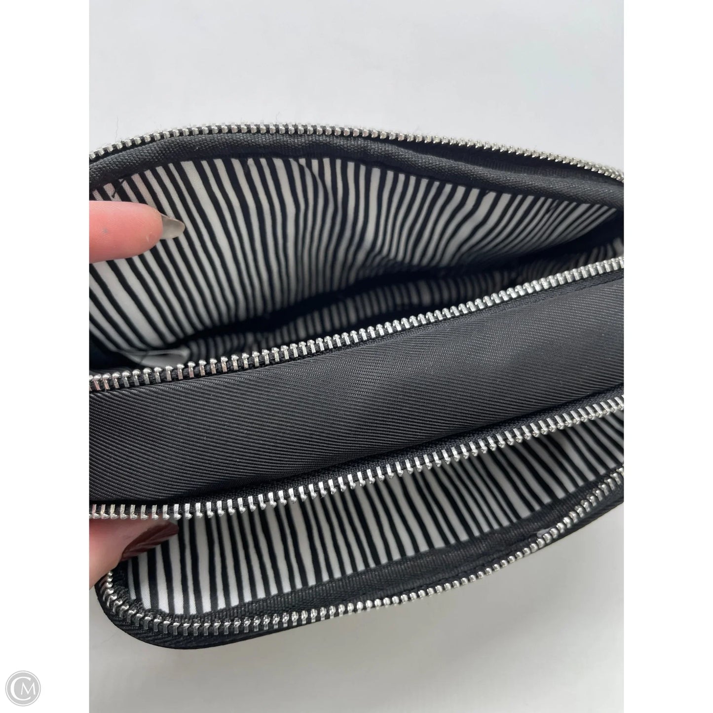 Handbag By Clothes Mentor, Size: Small