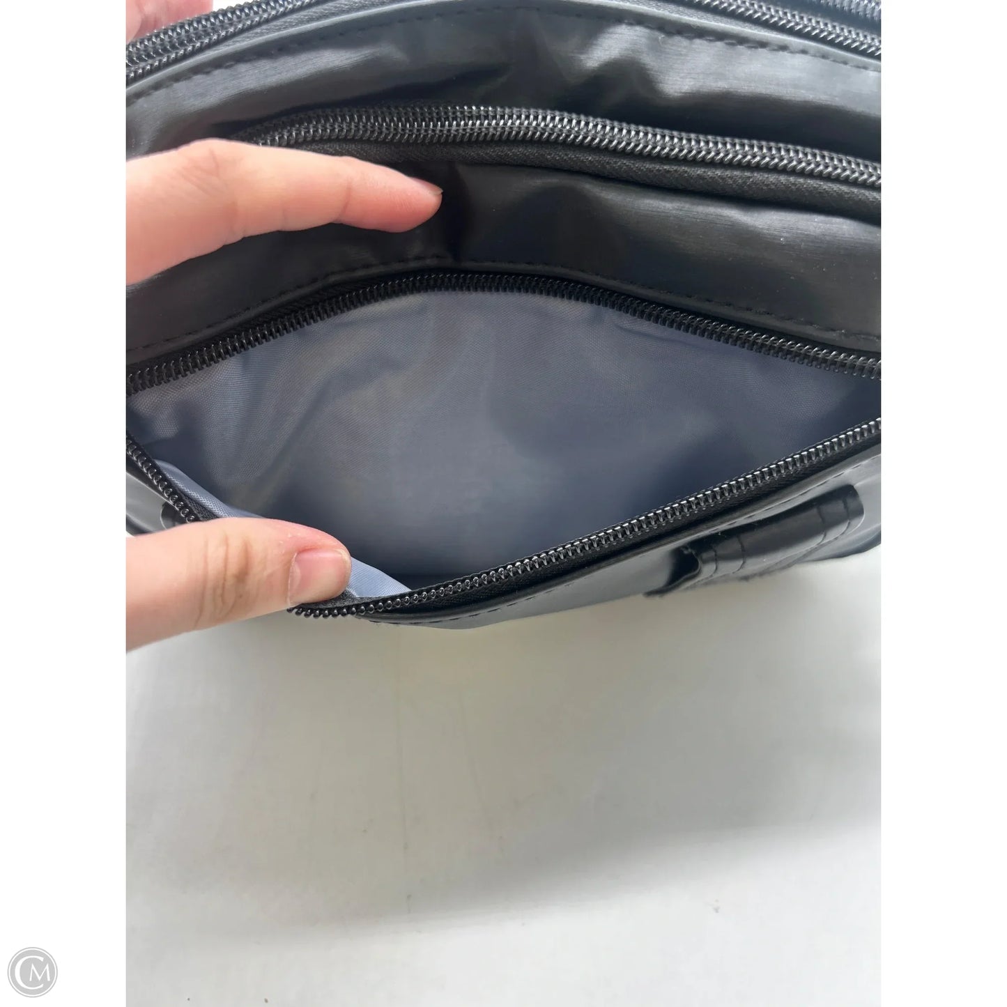 Handbag By Clothes Mentor, Size: Medium