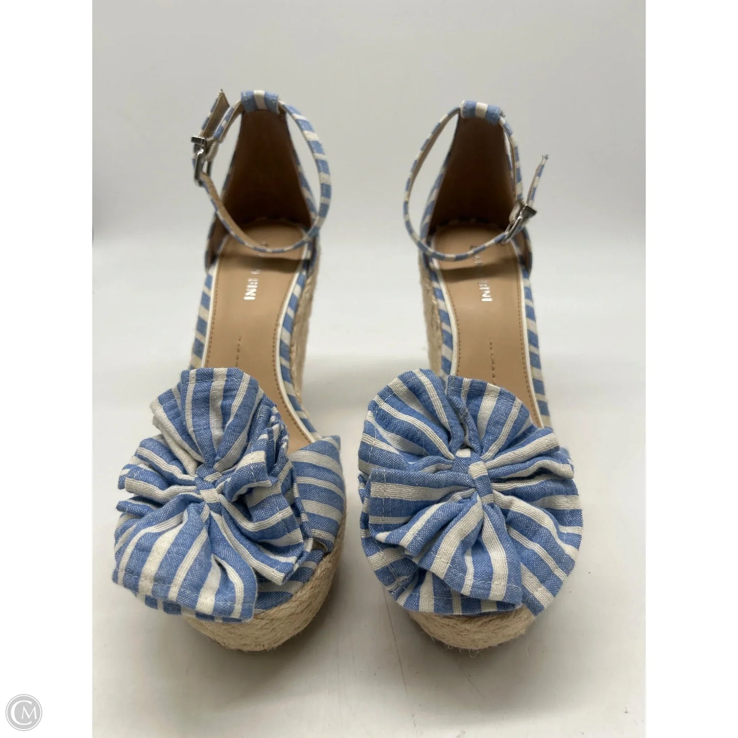 Shoes Heels Wedge By Gianni Bini In Blue & White, Size: 8