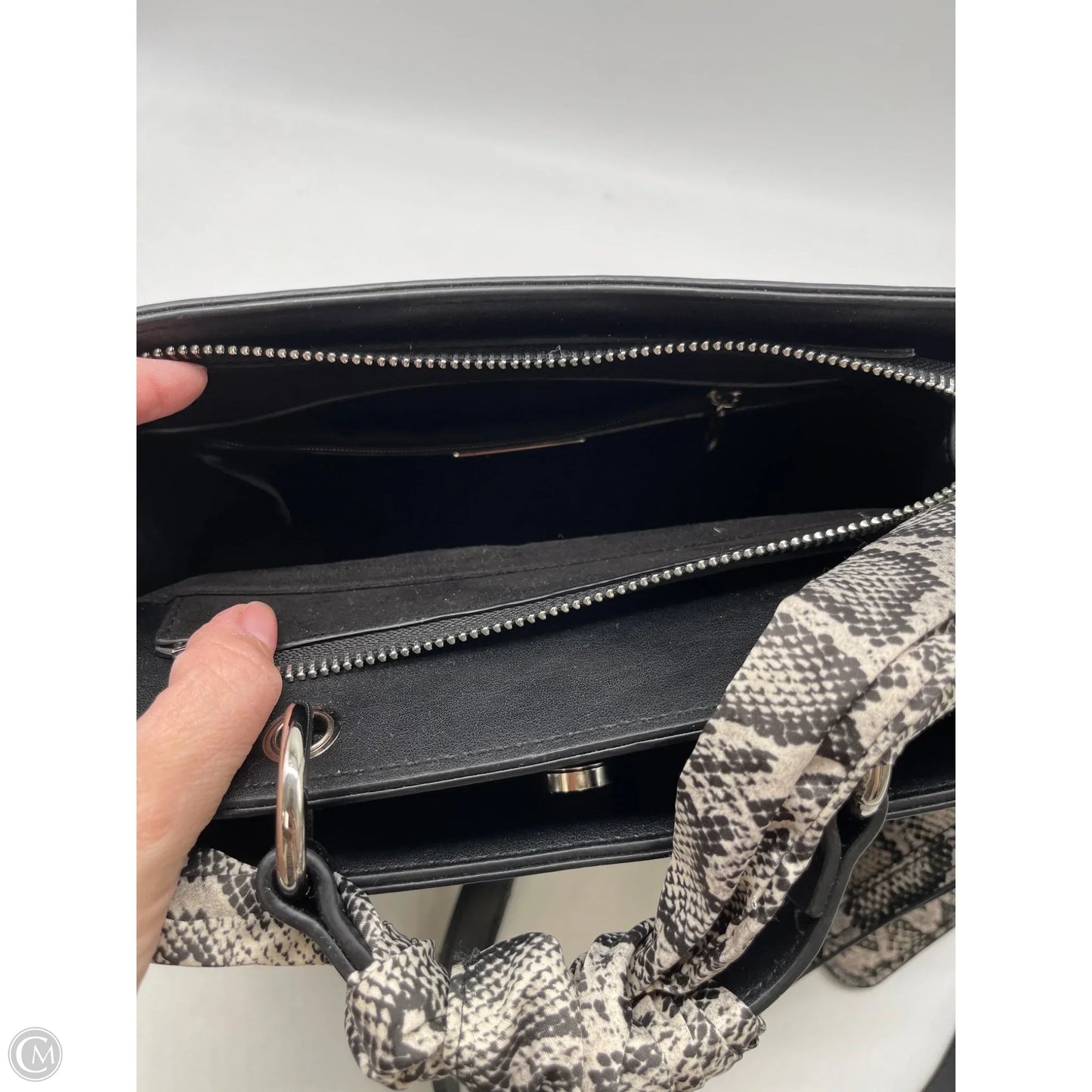 Handbag By Steve Madden, Size: Medium