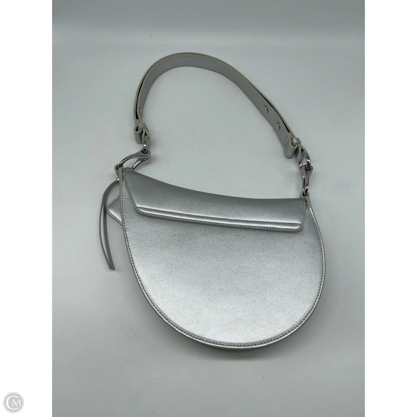 Handbag By Clothes Mentor, Size: Medium