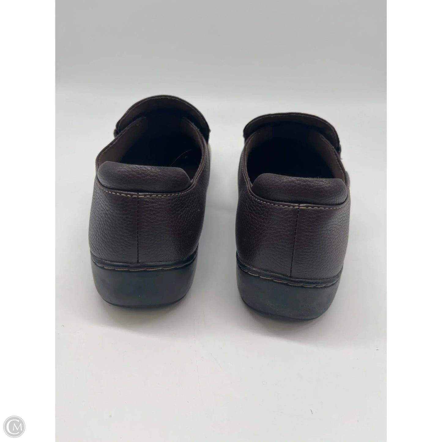 Shoes Flats By Clarks In Brown, Size: 10