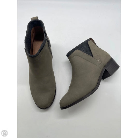 Boots Ankle Heels By Vionic In Green, Size: 7