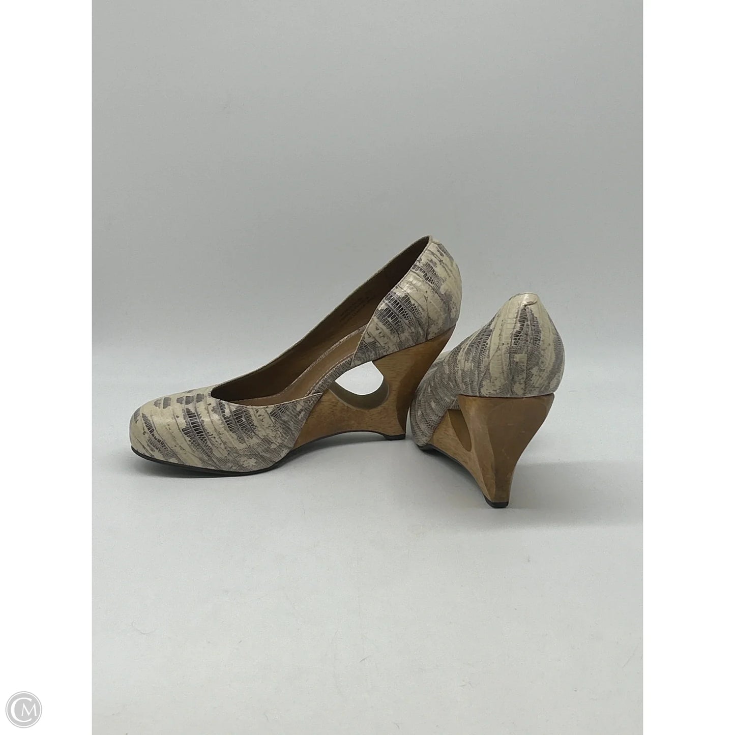 Shoes Heels Wedge By Anthropologie In Animal Print, Size: 9