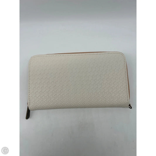 Wallet By Thirty One, Size: Medium