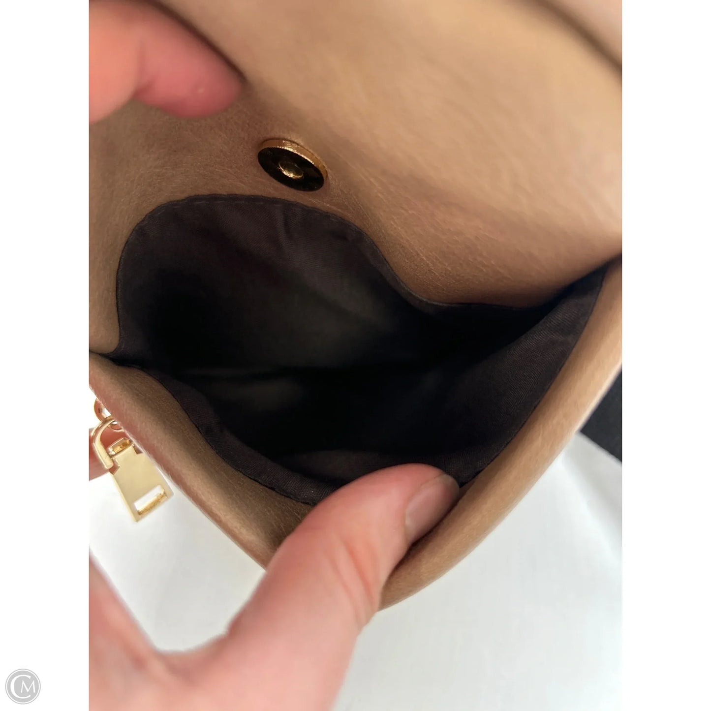 Crossbody By Clothes Mentor, Size: Medium