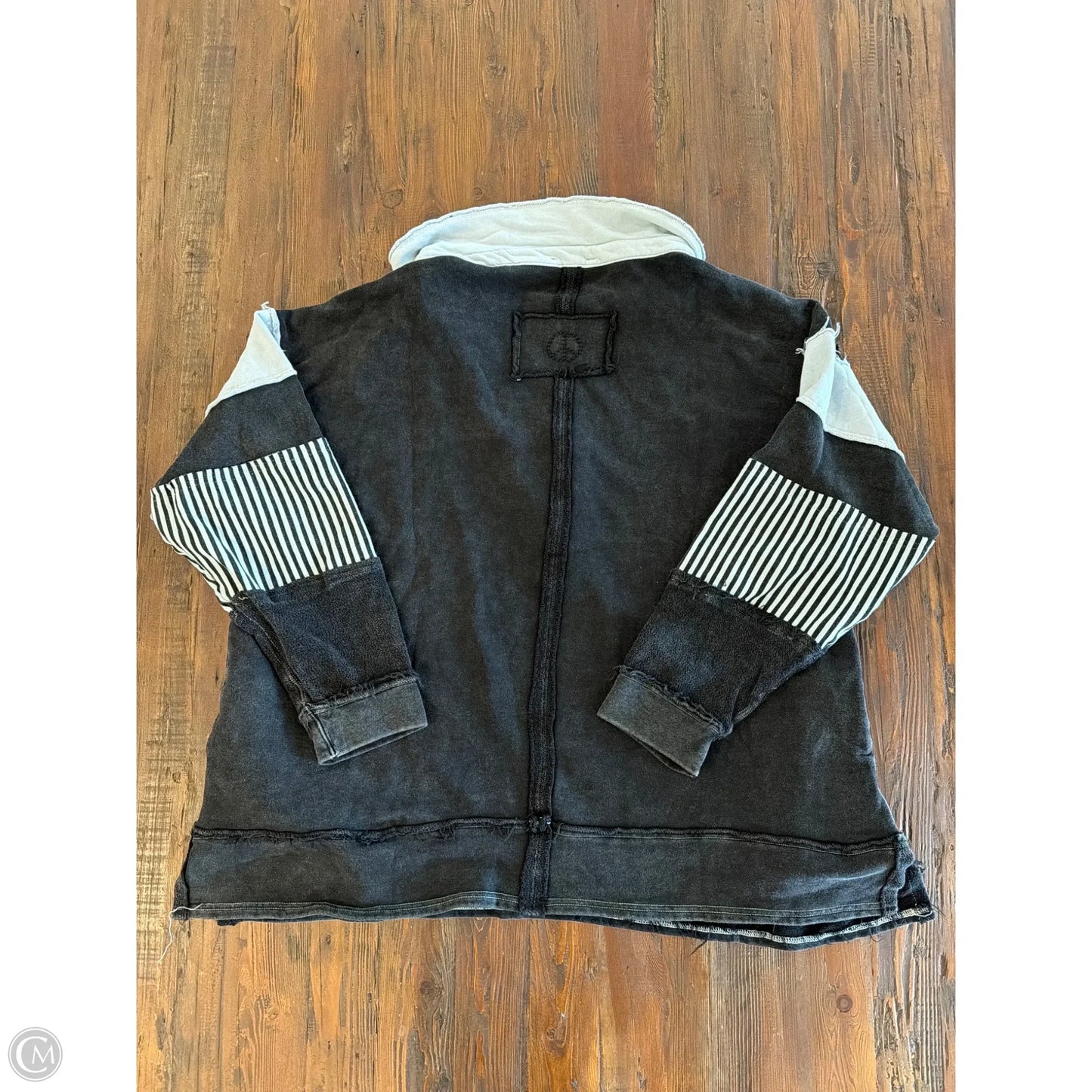 Top Long Sleeve By Clothes Mentor In Black & White, Size: Xl