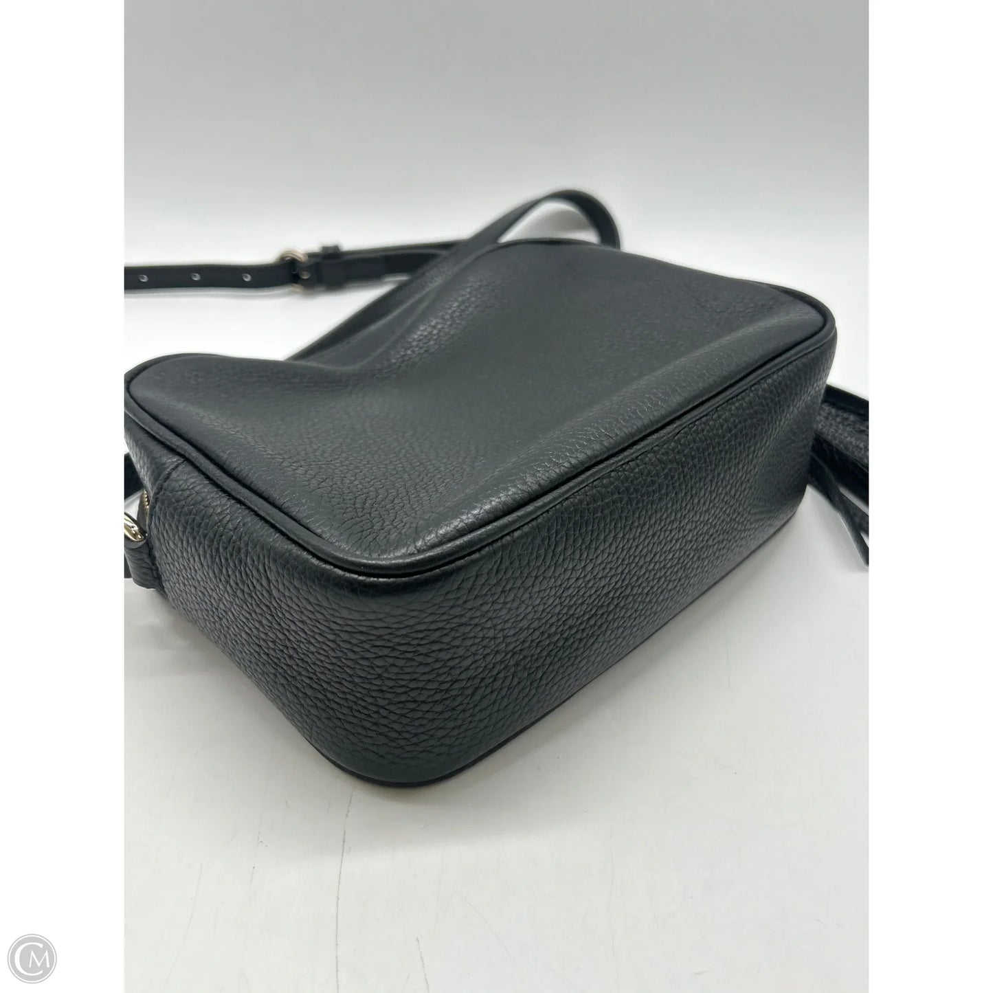 Crossbody Luxury Designer By Gucci, Size: Medium