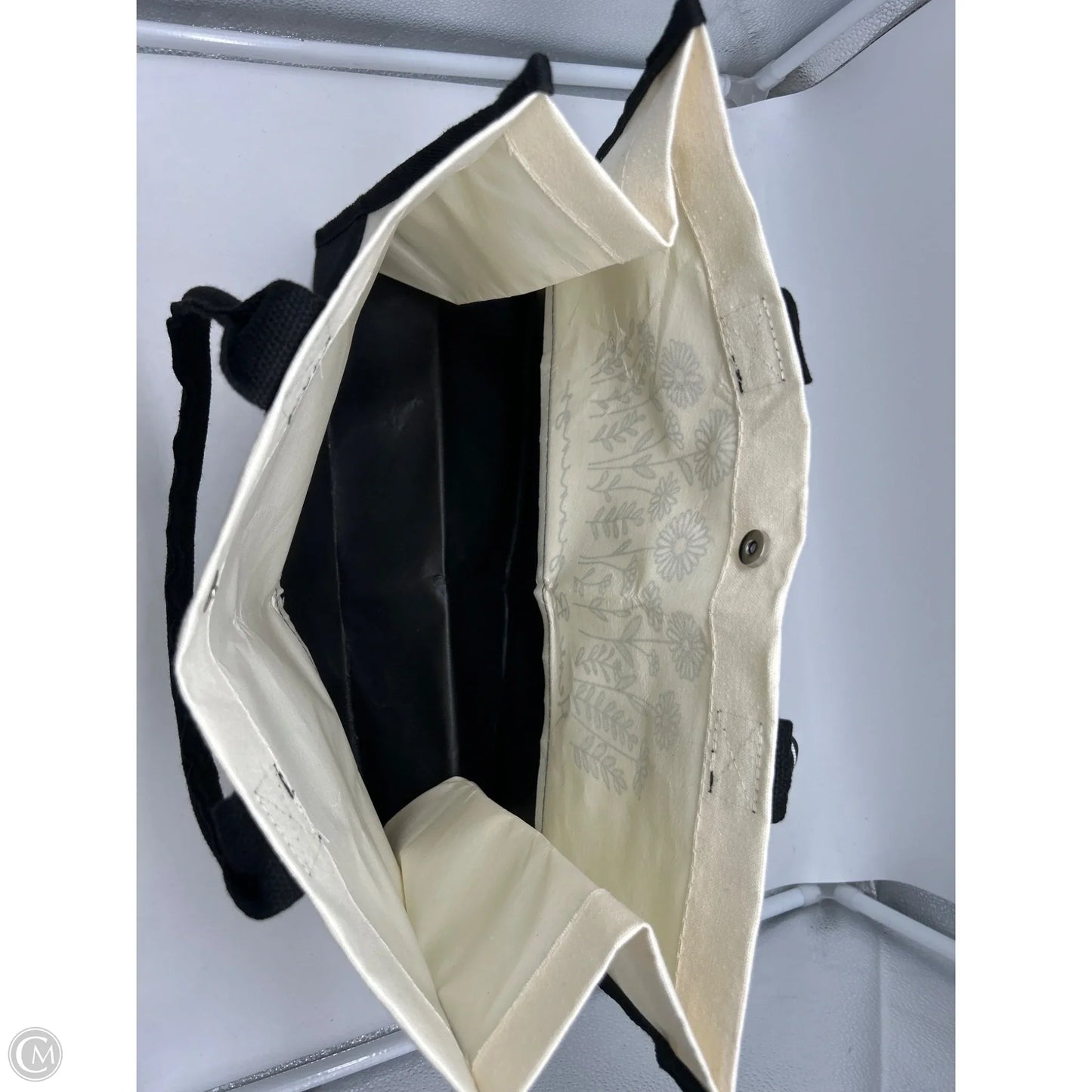 Tote By Clothes Mentor, Size: Medium