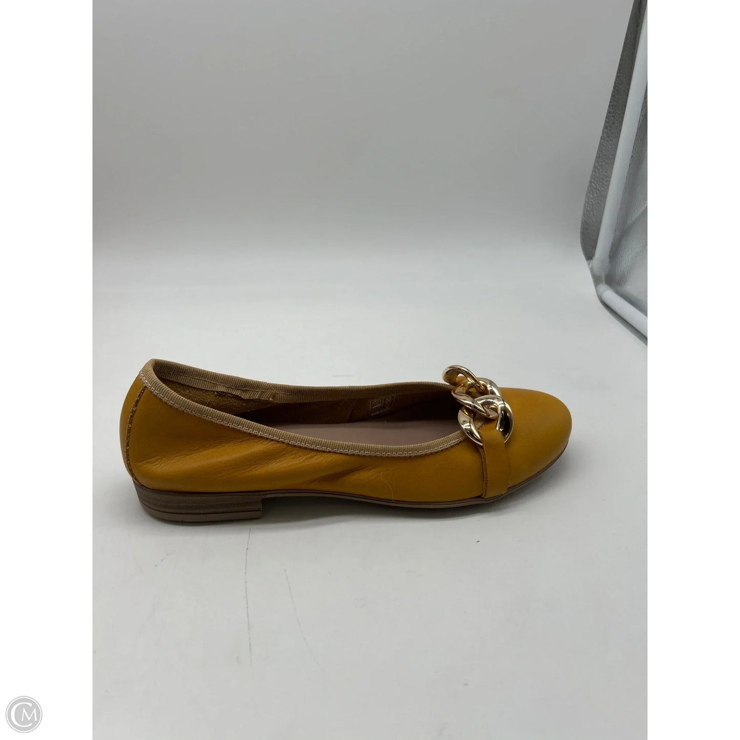 Shoes Flats By Clothes Mentor In Yellow, Size: 6.5