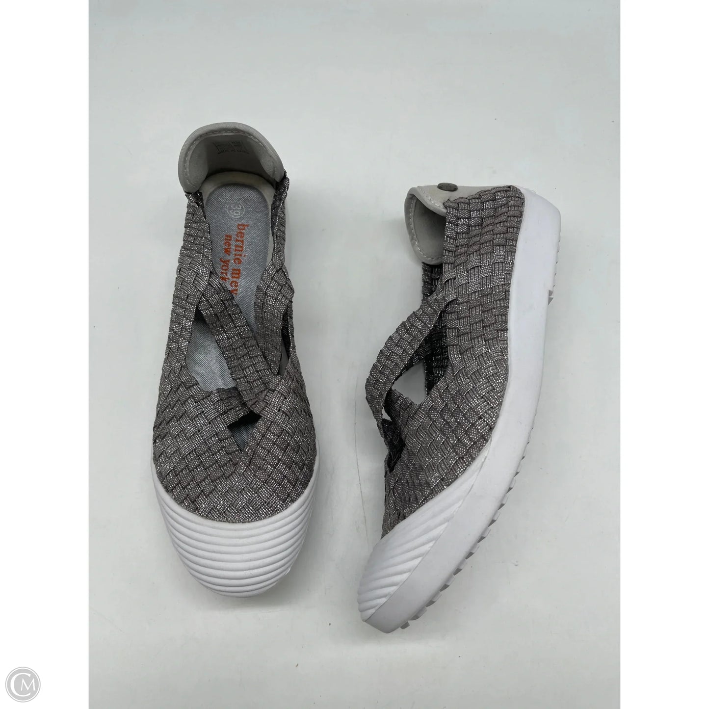 Shoes Flats By Bernie Mev In Silver, Size: 8