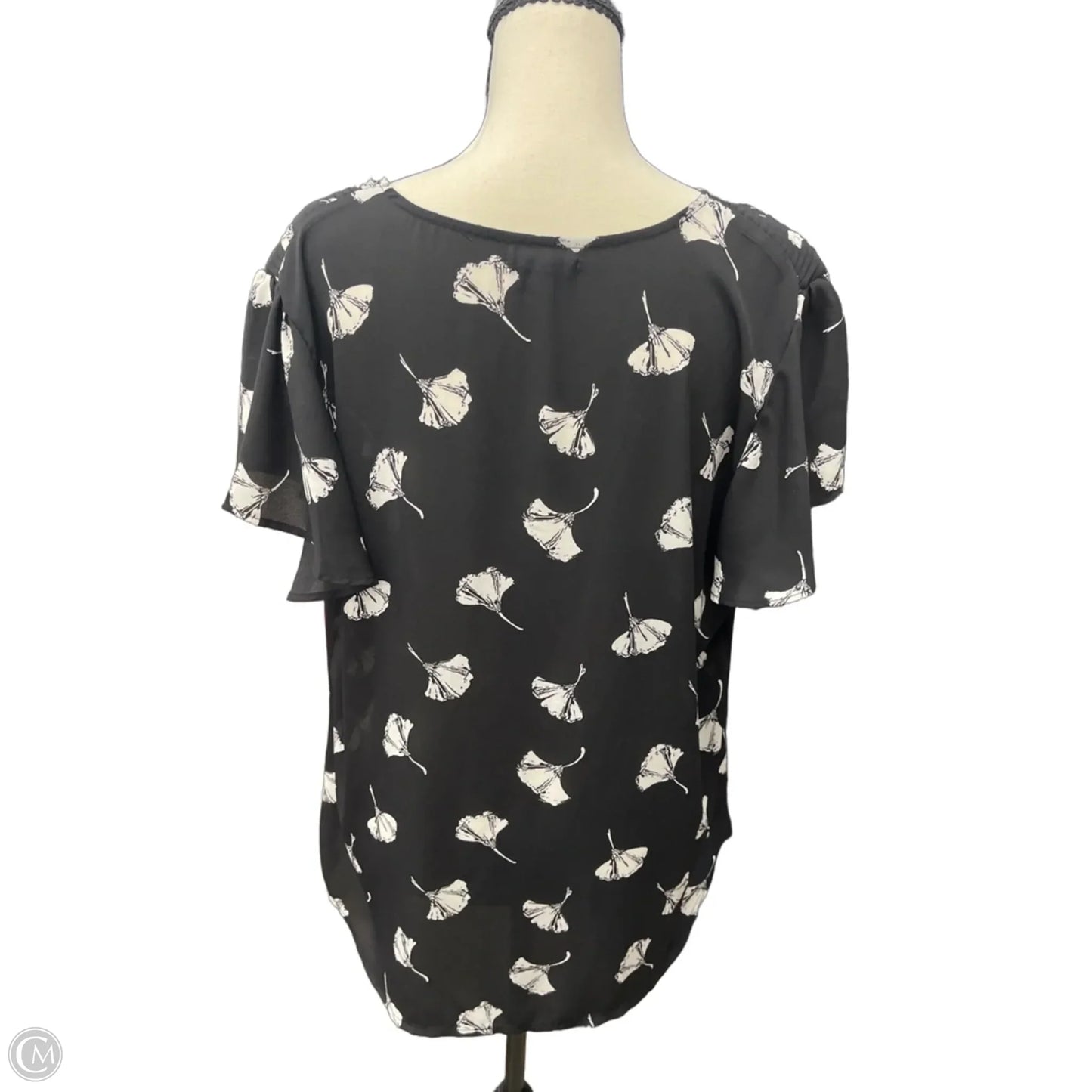 Top Short Sleeve By Maurices In Black, Size: L