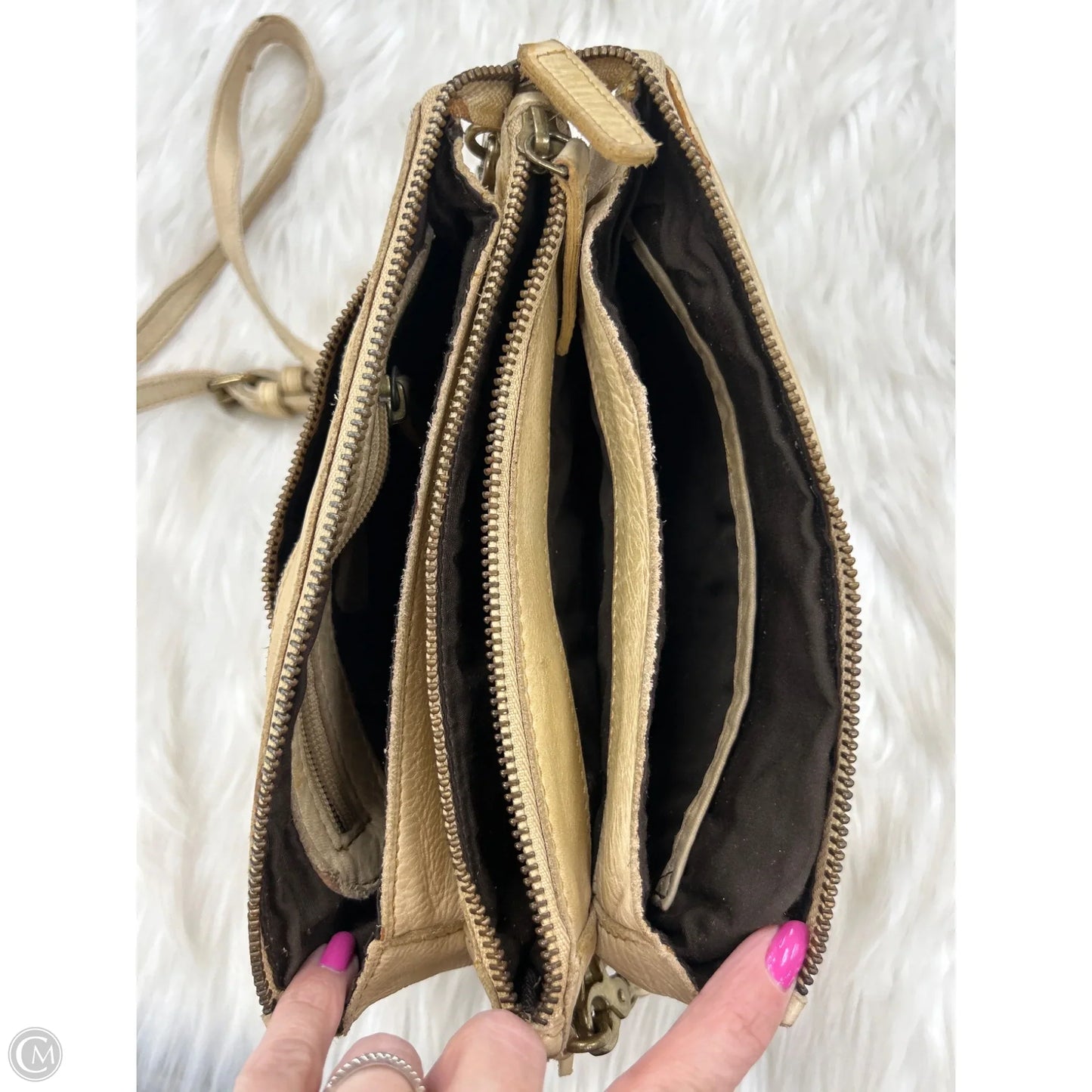 Crossbody Leather By Clothes Mentor, Size: Medium