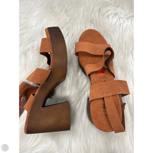 Sandals Heels Block By Clothes Mentor In Orange, Size: 9.5