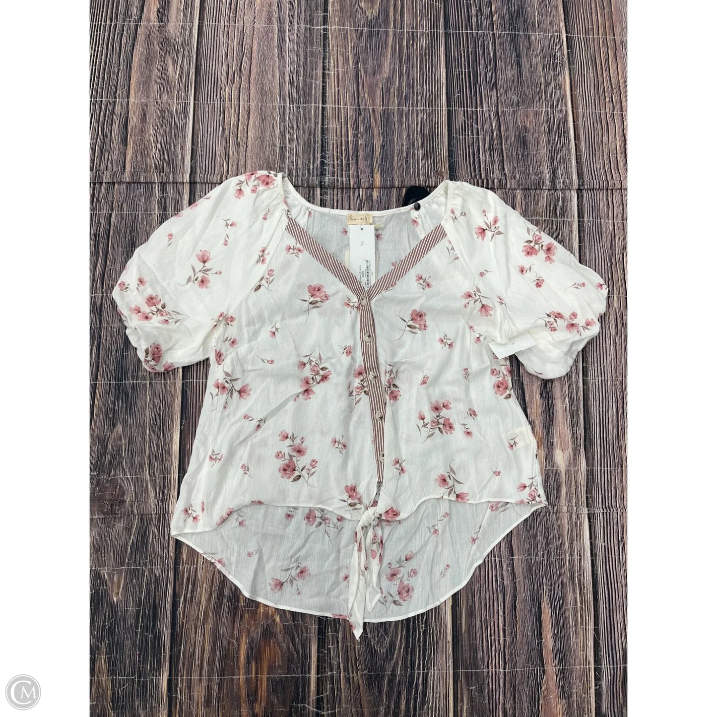 Top Short Sleeve By Hem & Thread In White, Size: S