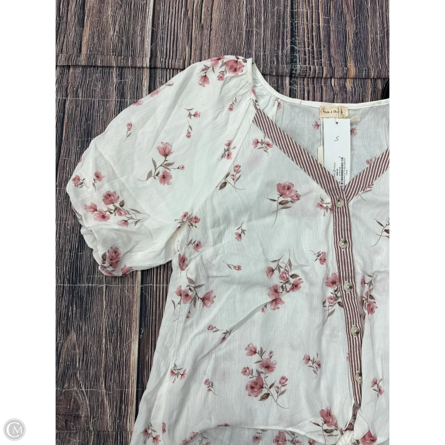 Top Short Sleeve By Hem & Thread In White, Size: S