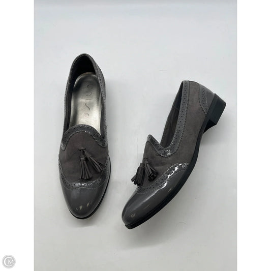 Shoes Flats By Unisa In Grey, Size: 6.5