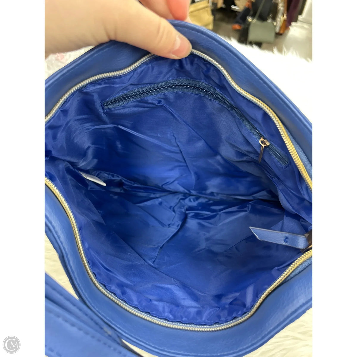 Crossbody By Clothes Mentor, Size: Large