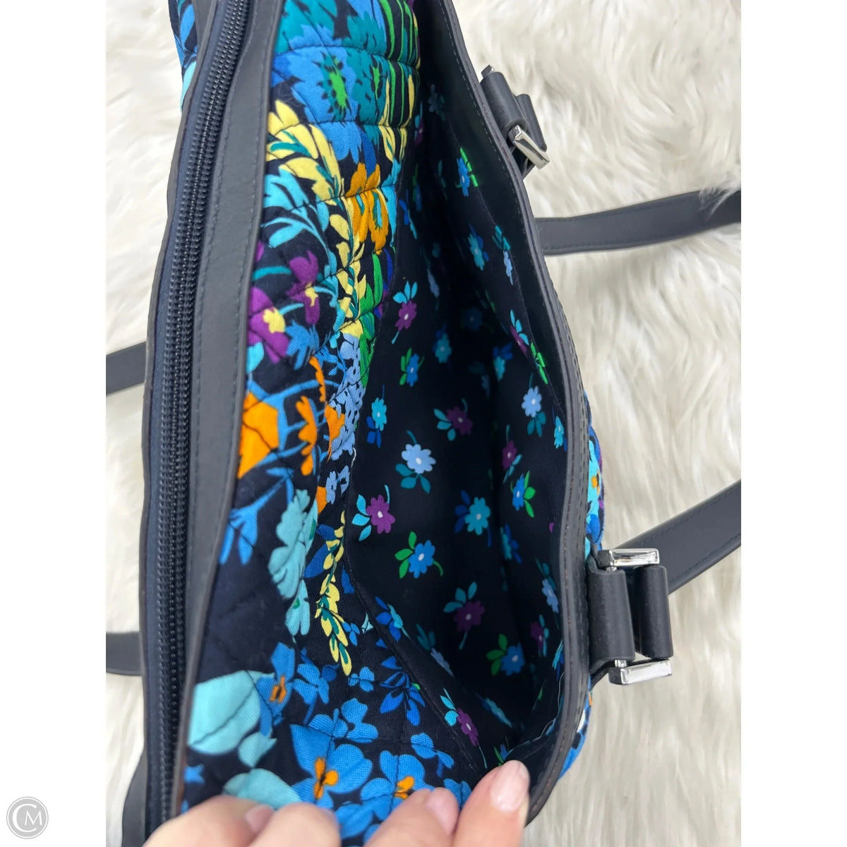 Handbag By Vera Bradley, Size: Medium