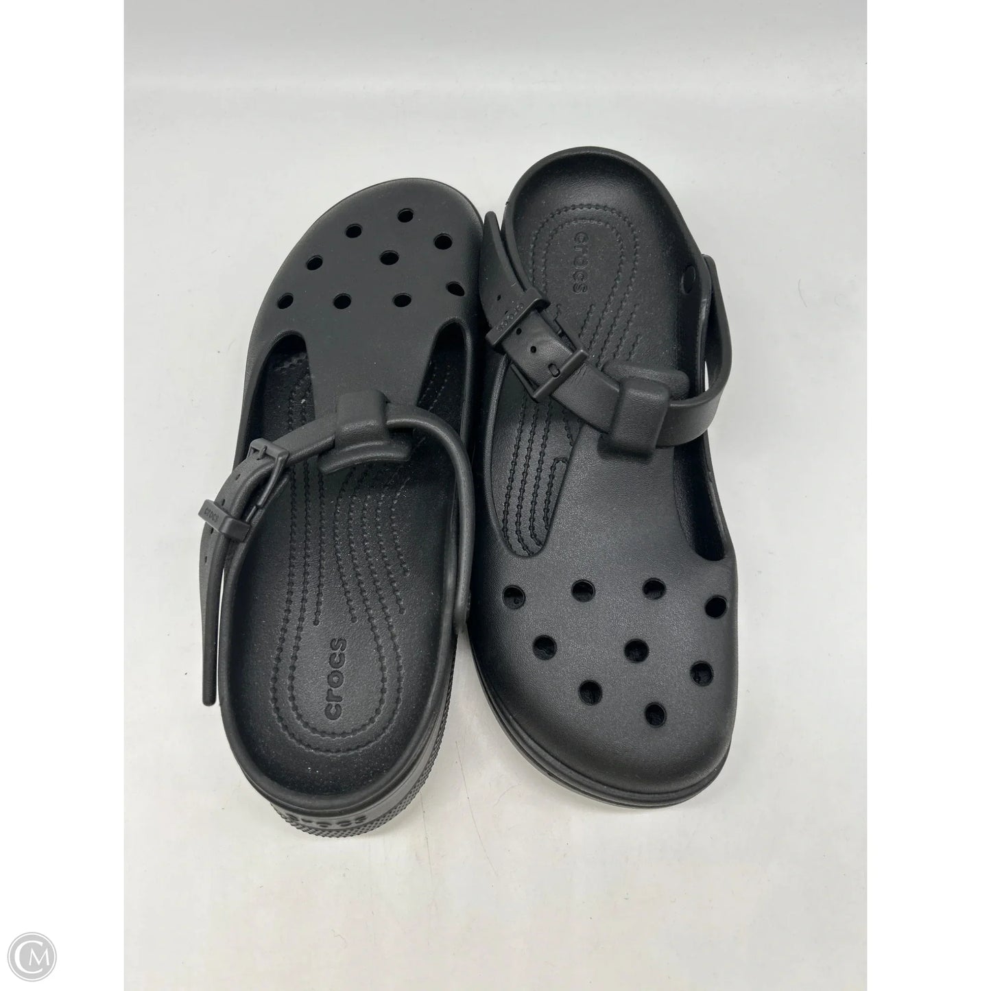 Shoes Flats By Crocs In Black, Size: 11