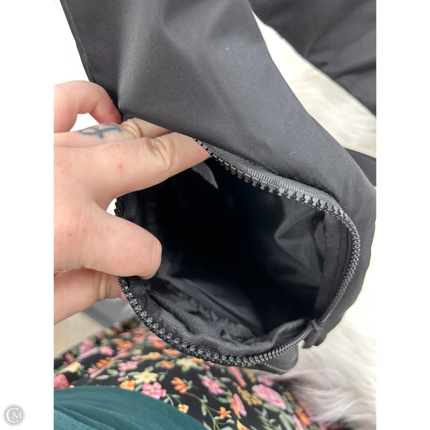 Crossbody By Gaiam, Size: Small