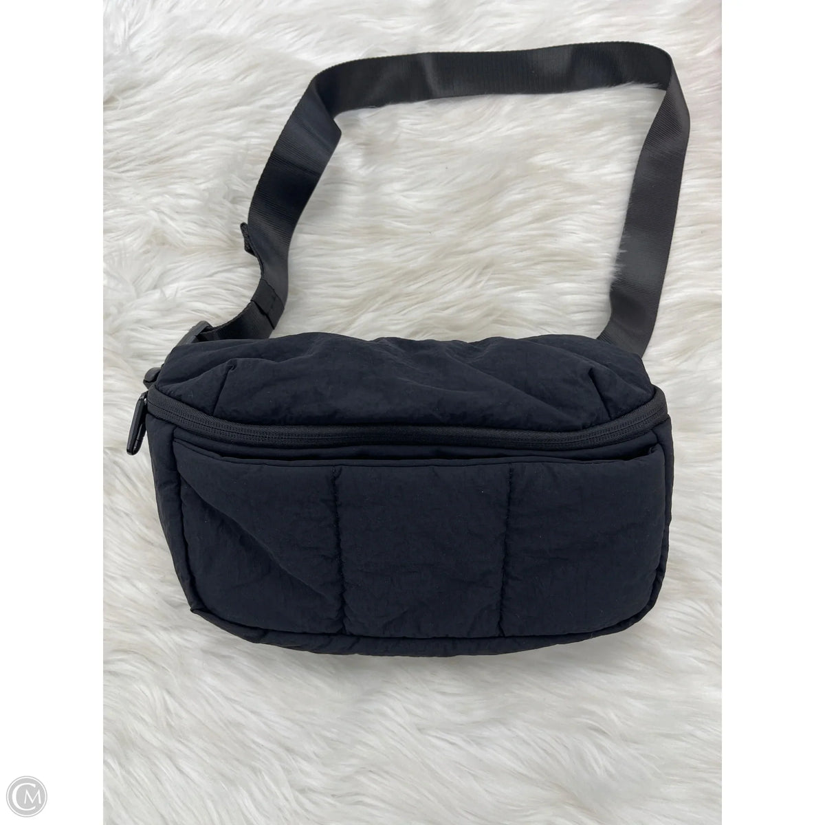 Crossbody By Clothes Mentor, Size: Medium