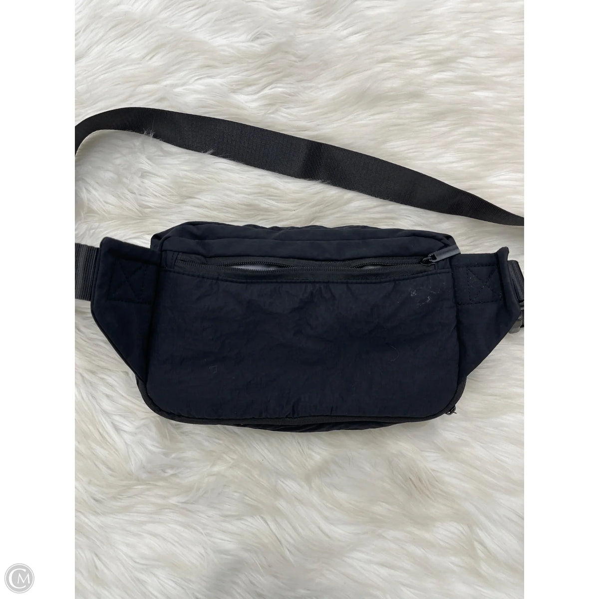Crossbody By Clothes Mentor, Size: Medium