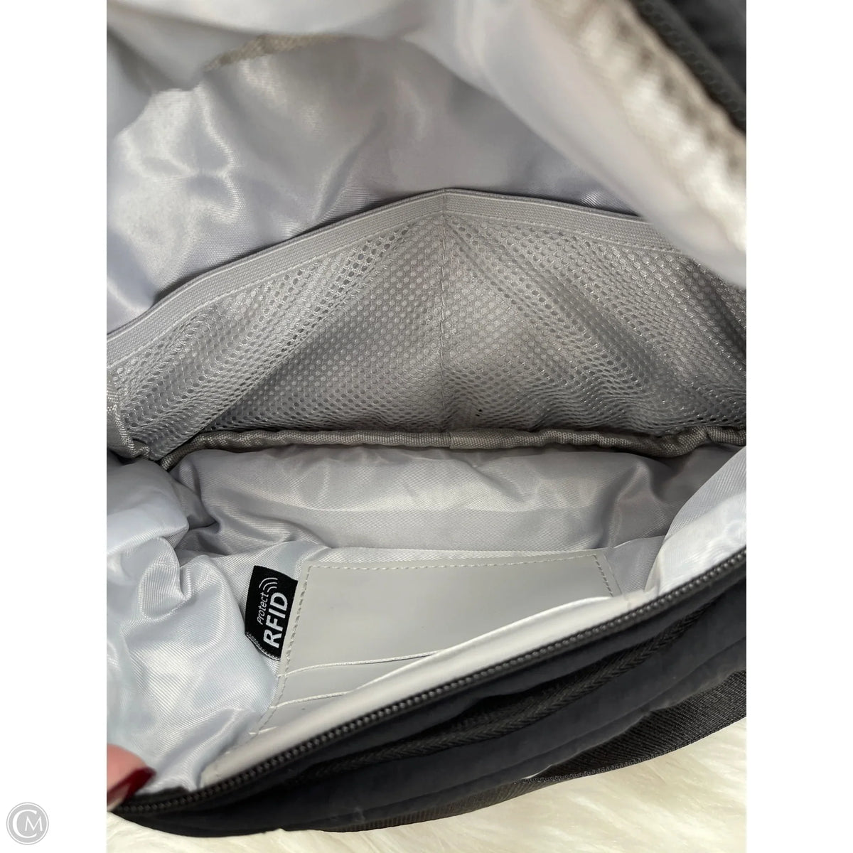 Crossbody By Clothes Mentor, Size: Medium