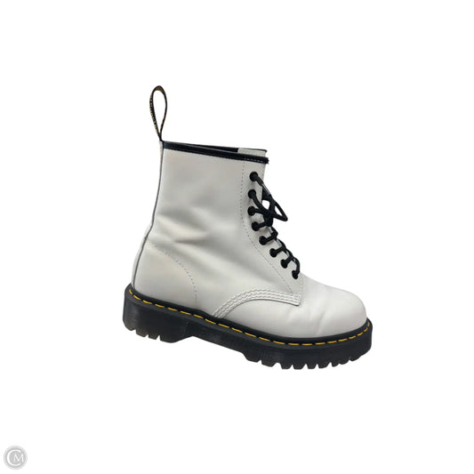 Boots Ankle Flats By Dr Martens In White, Size: 9