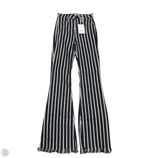 Jeans Flared By Clothes Mentor In Blue Denim, Size: 0