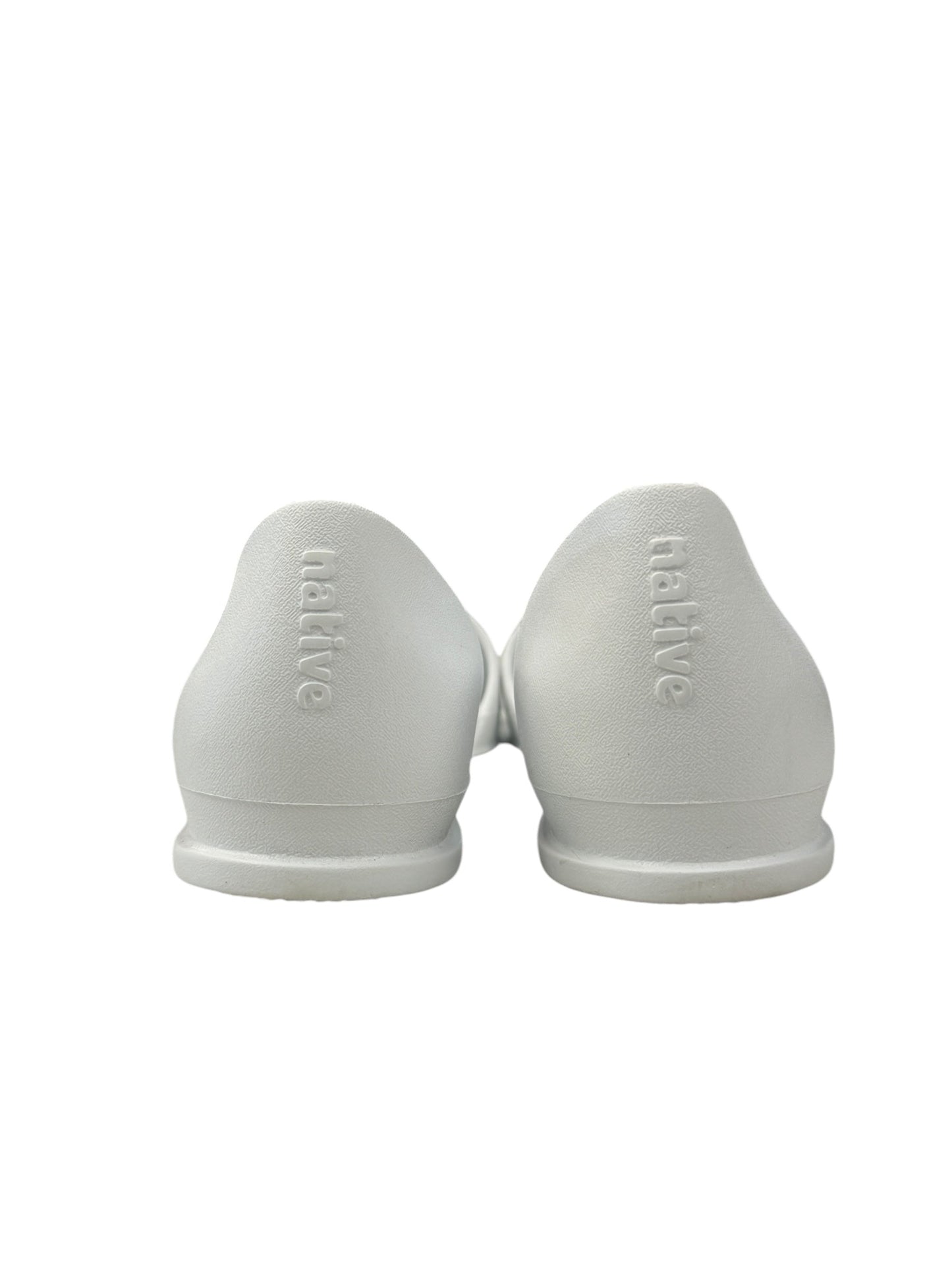 Shoes Sneakers By Cmb In White, Size: 8.5