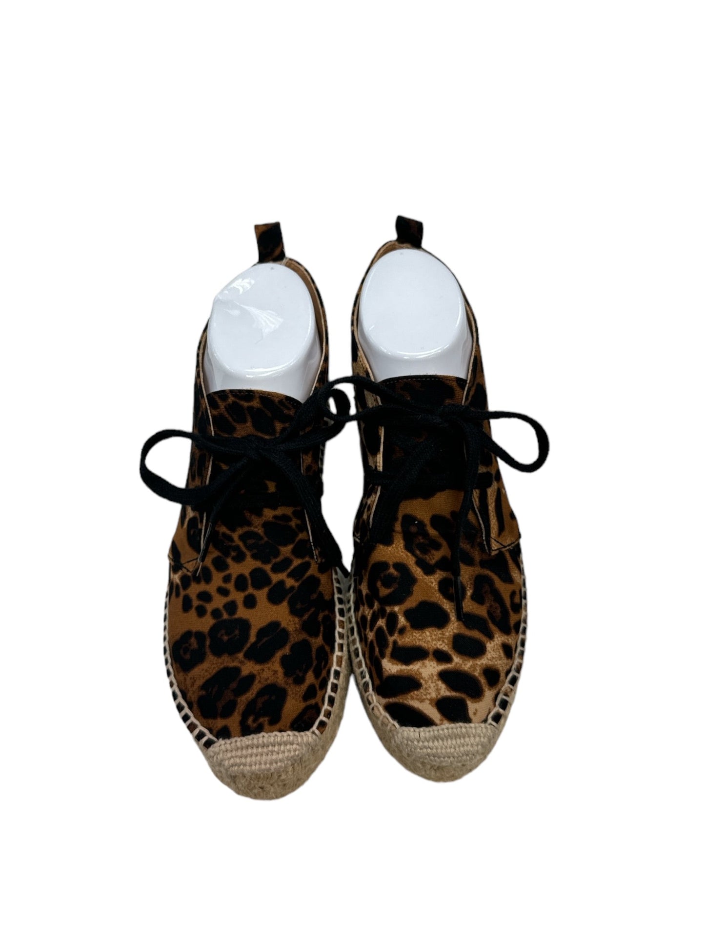 Shoes Flats By Clothes Mentor In Animal Print, Size: 6