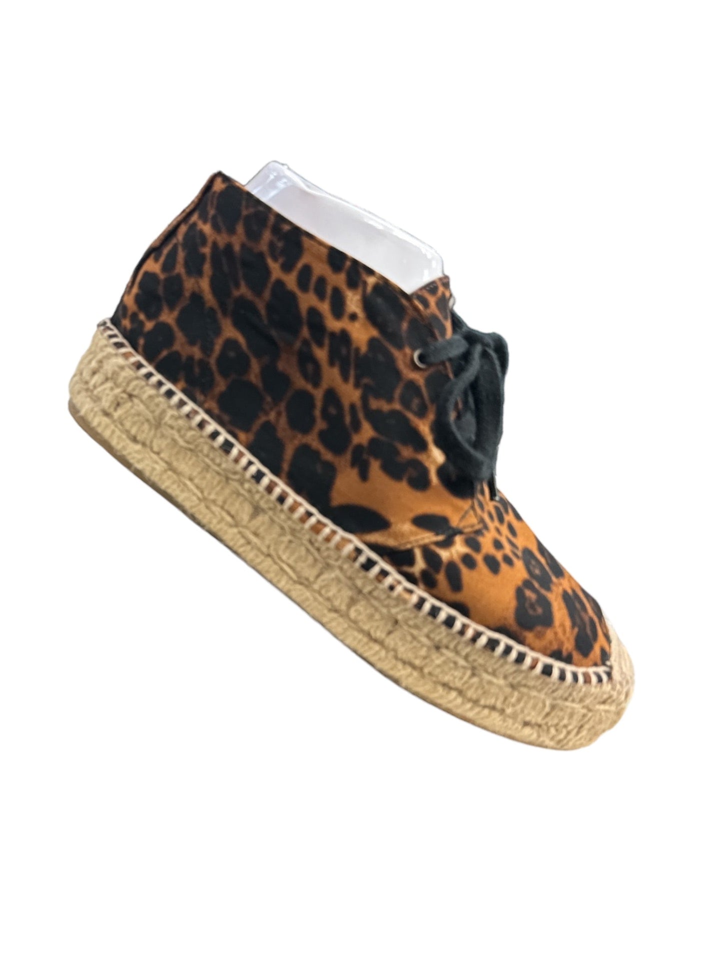 Shoes Flats By Clothes Mentor In Animal Print, Size: 6