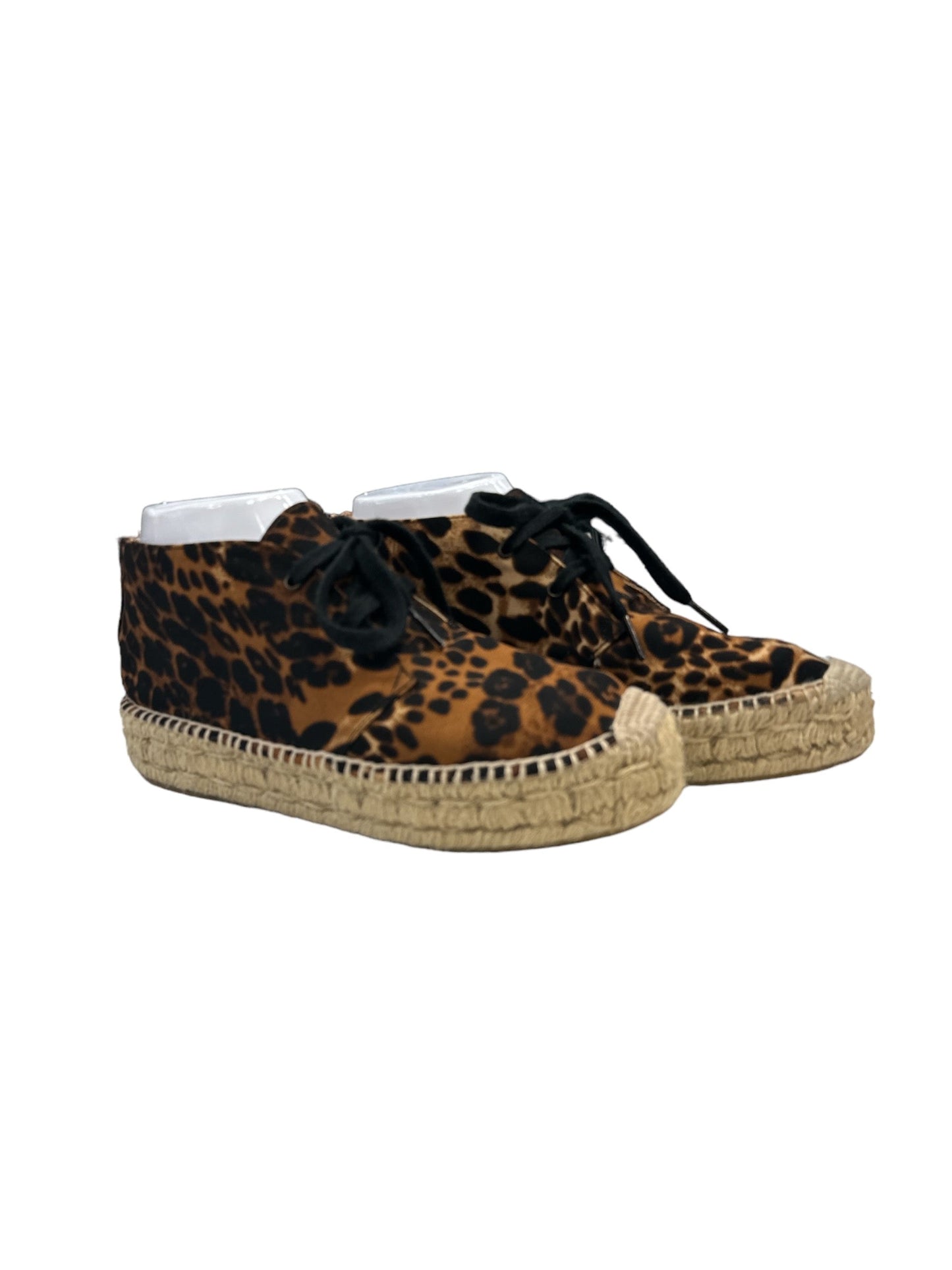 Shoes Flats By Clothes Mentor In Animal Print, Size: 6