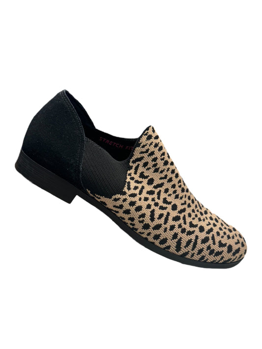 Shoes Sneakers By Skechers In Animal Print, Size: 7.5