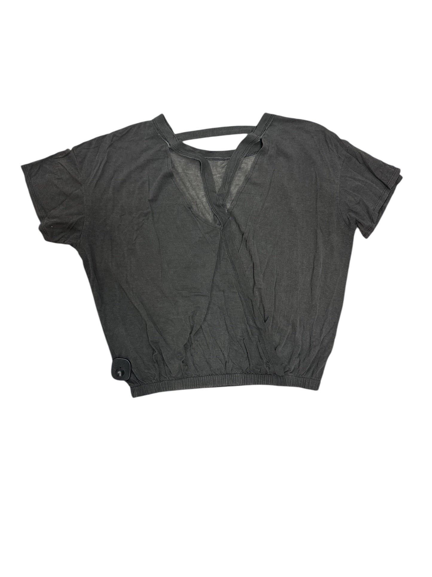 Top Short Sleeve By Bke In Grey, Size: M