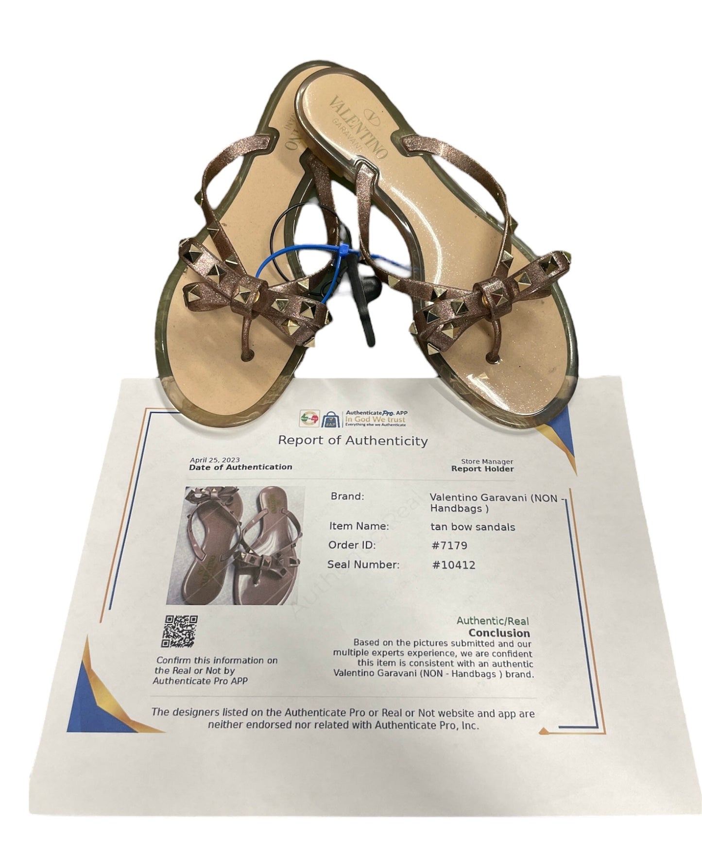 Sandals Luxury Designer By Valentino  Size: 9