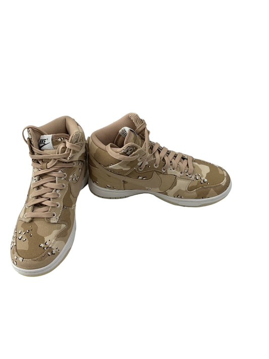 Shoes Athletic By Nike In Camouflage Print, Size: 6.5