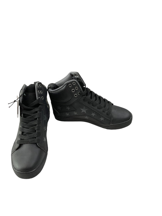 Shoes Sneakers By Cmc In Black, Size: 7