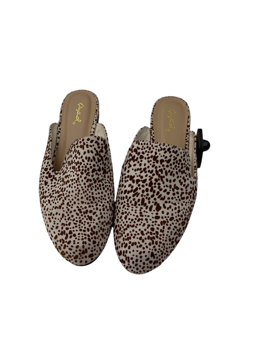 Shoes Flats By Qupid In Brown, Size: 7