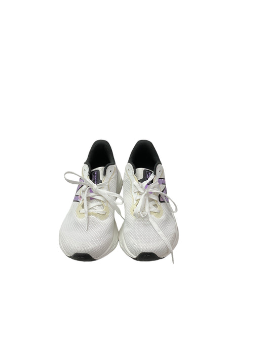 Shoes Athletic By New Balance In White, Size: 9