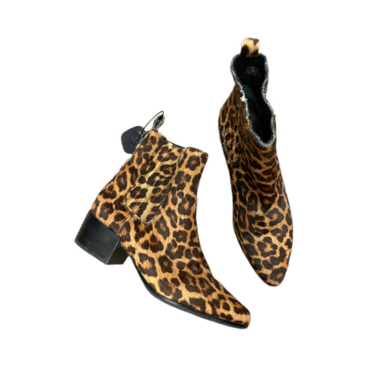 Boots Ankle Heels By Banana Republic In Animal Print, Size: 9.5