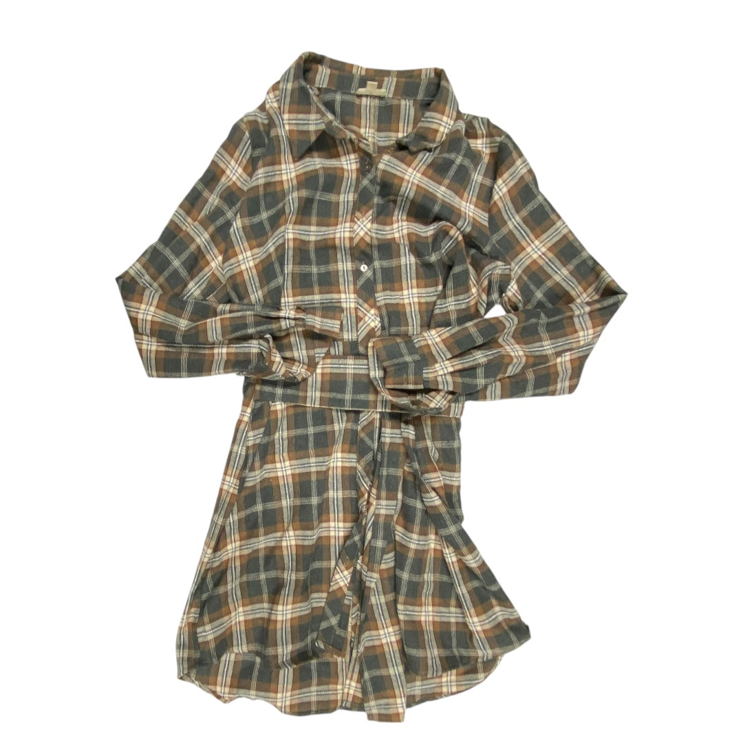 Dress Casual Short By Hem & Thread In Plaid Pattern, Size: L